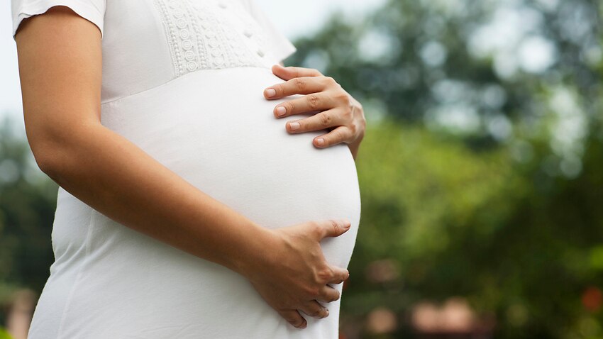 فوائد اوميجا 3 للمرأة الحامل والجنين 